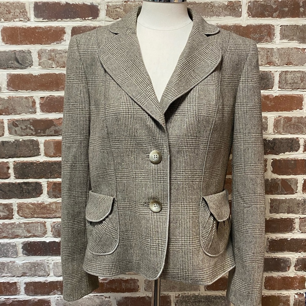 Lovely tailored blazer